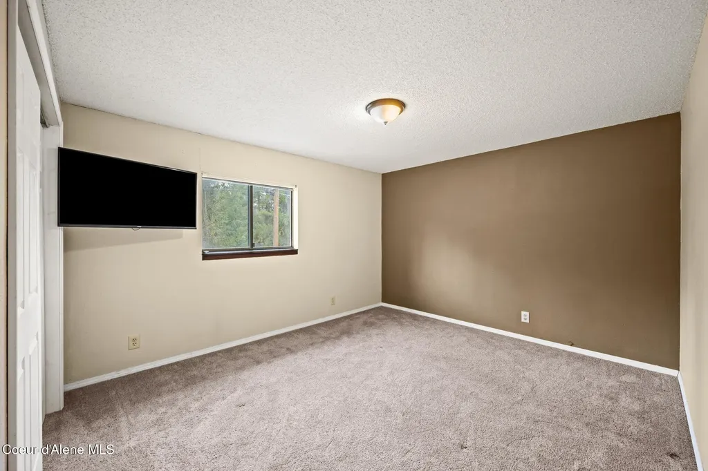 115 Belair Drive Pinehurst ID 83850