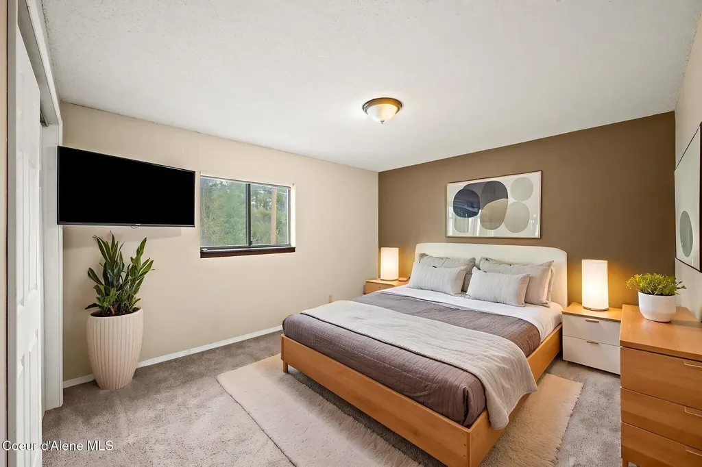 115 Belair Drive Pinehurst ID 83850