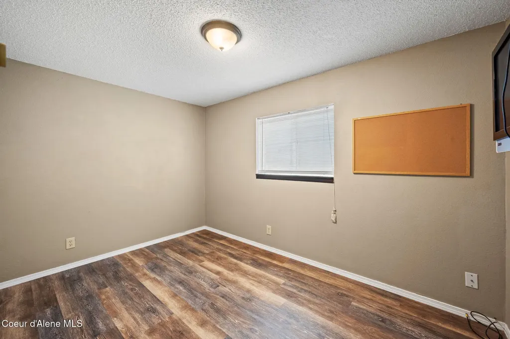 115 Belair Drive Pinehurst ID 83850