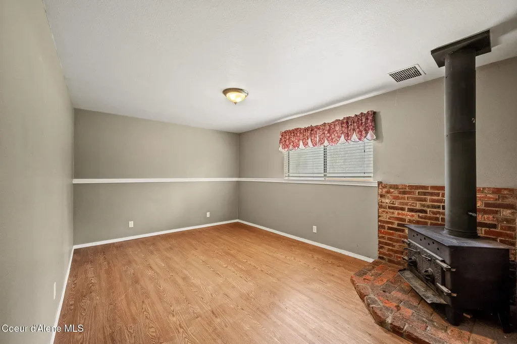 115 Belair Drive Pinehurst ID 83850