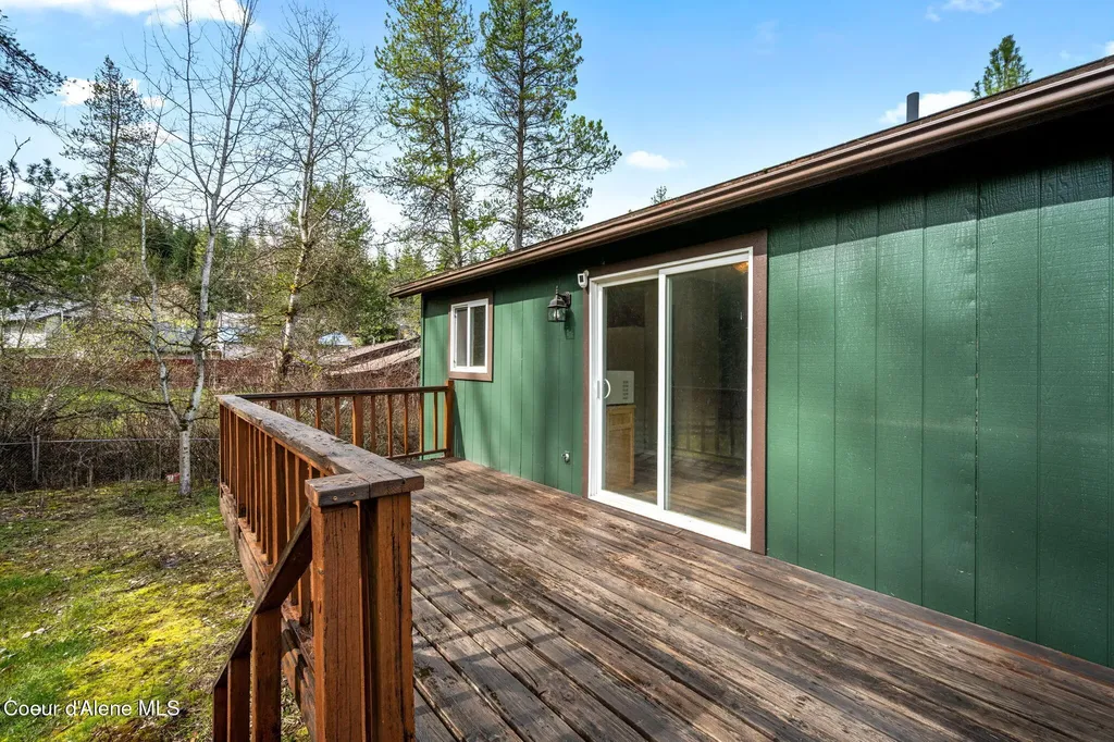115 Belair Drive Pinehurst ID 83850