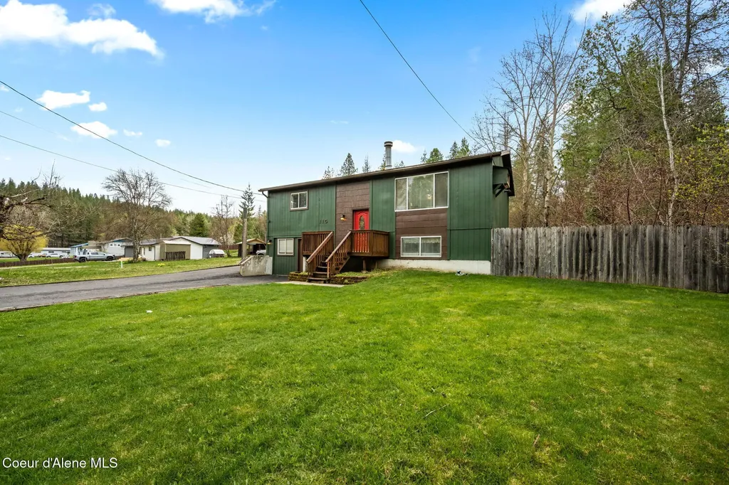 115 Belair Drive Pinehurst ID 83850