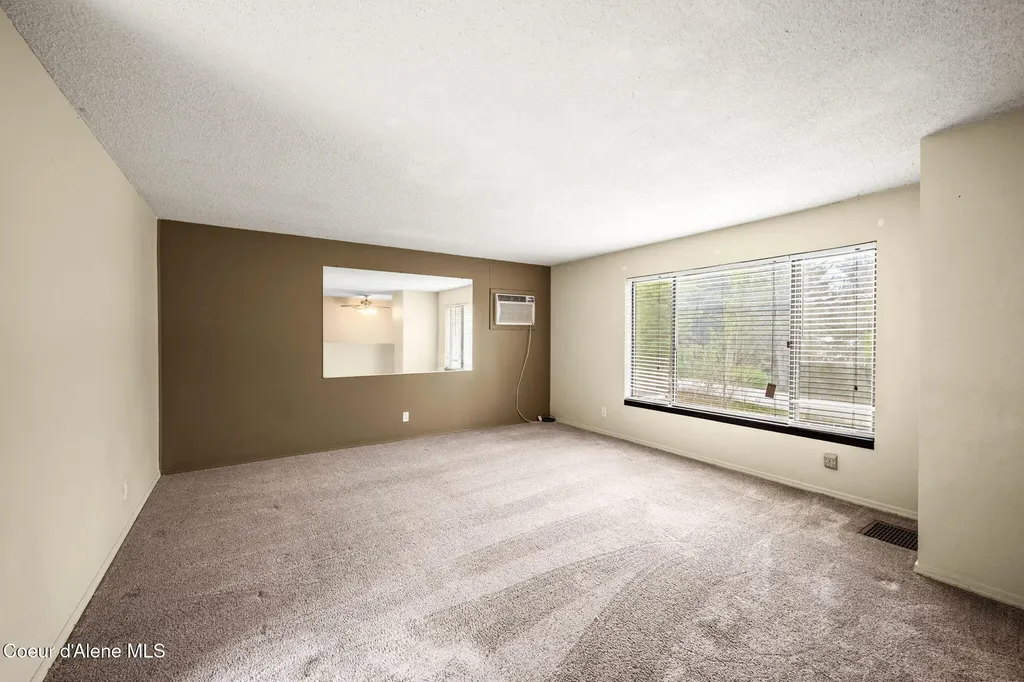 115 Belair Drive Pinehurst ID 83850