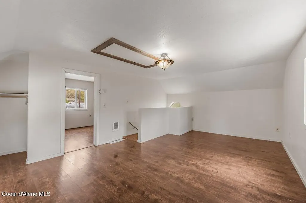 711 N Florence Avenue Sandpoint ID 83864