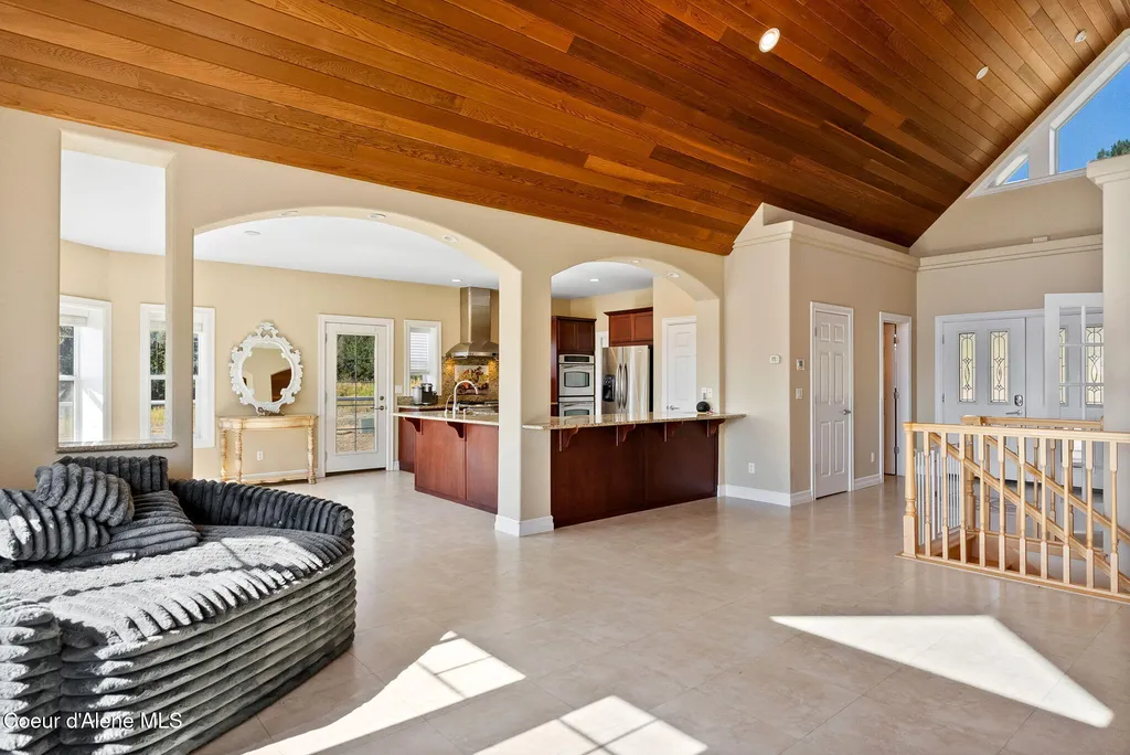 2953 E Badger Road Harrison ID 83833