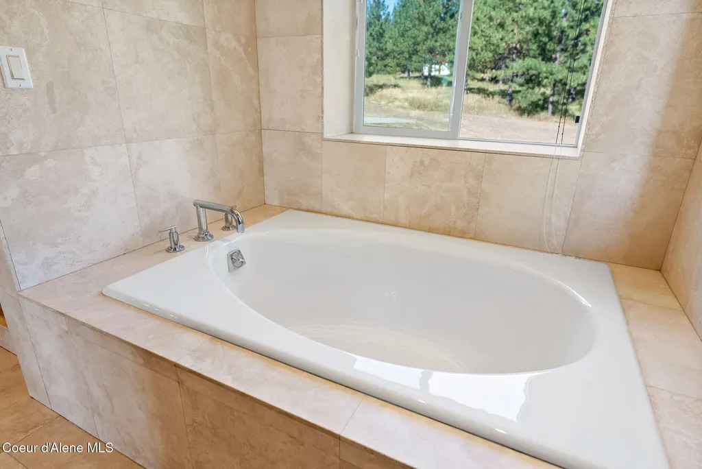 2953 E Badger Road Harrison ID 83833