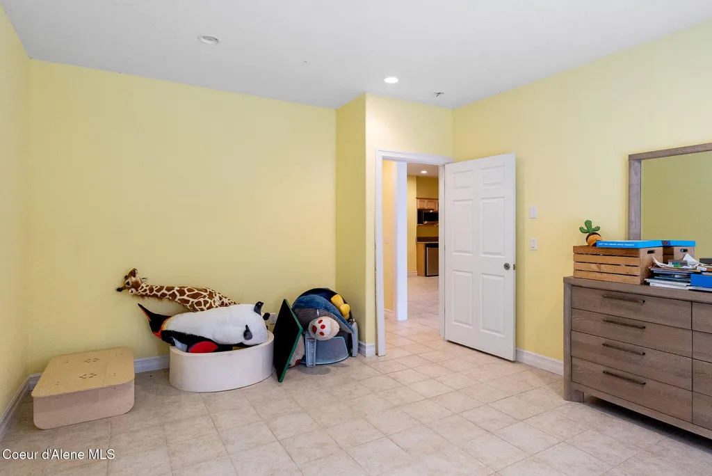 2953 E Badger Road Harrison ID 83833