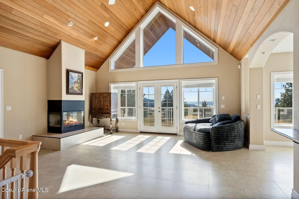 2953 E Badger Road Harrison ID 83833