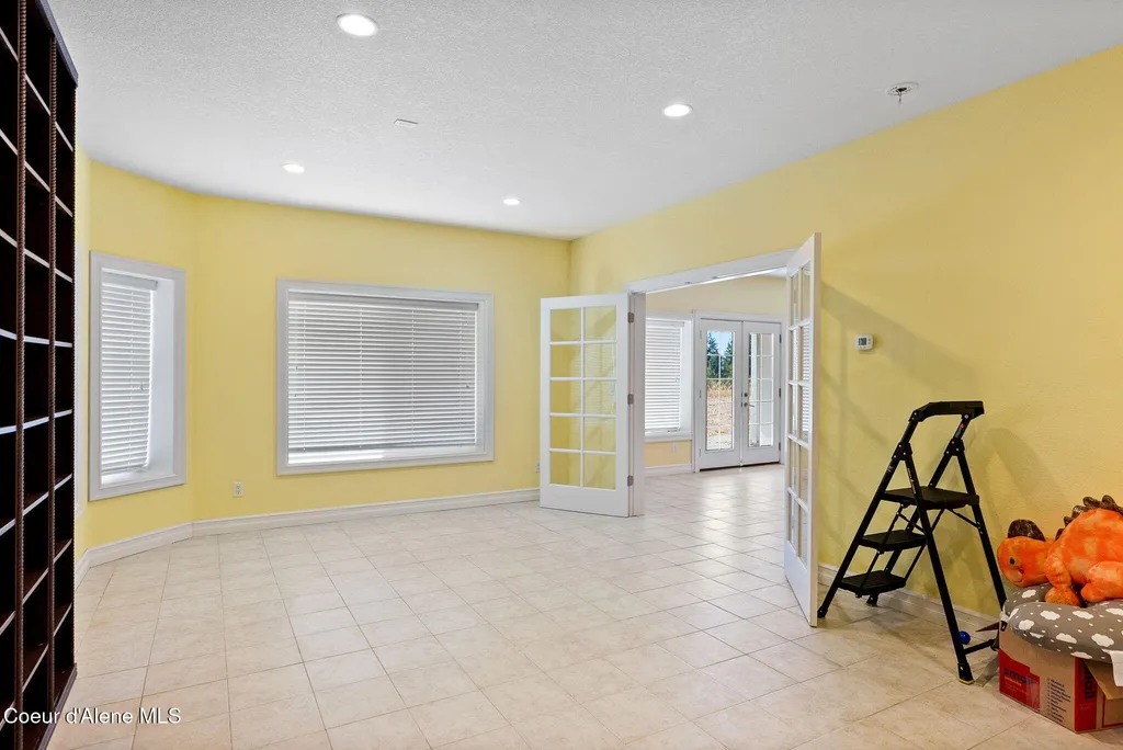 2953 E Badger Road Harrison ID 83833