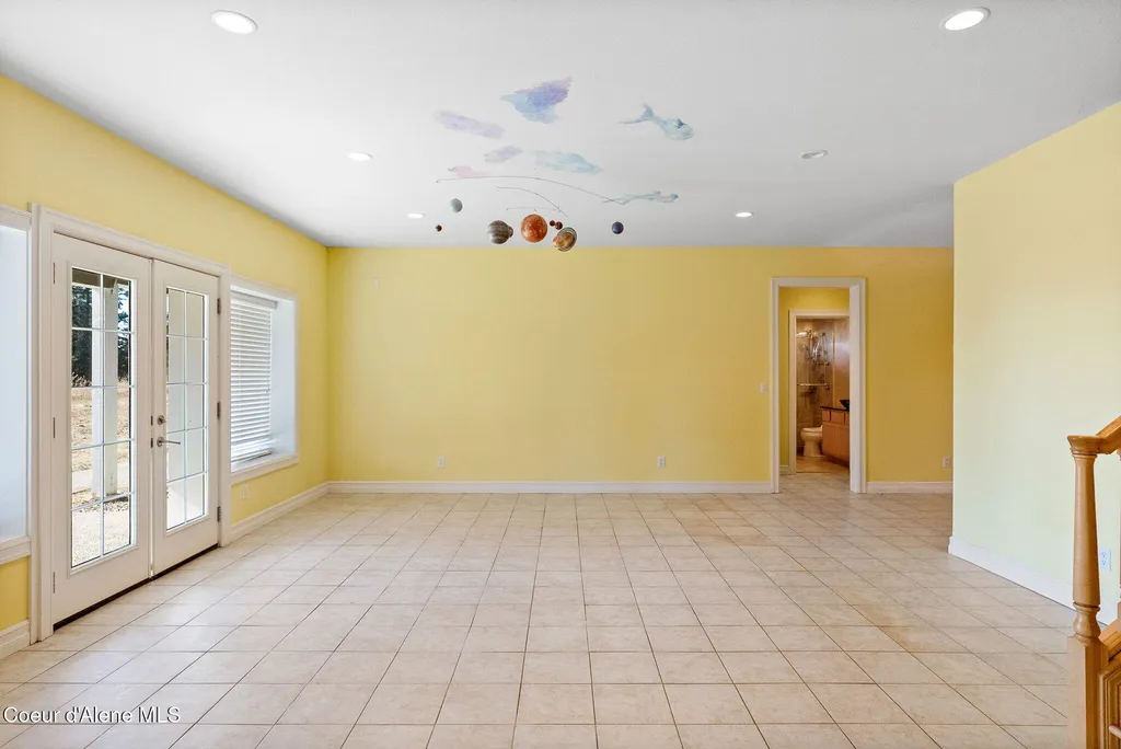 2953 E Badger Road Harrison ID 83833