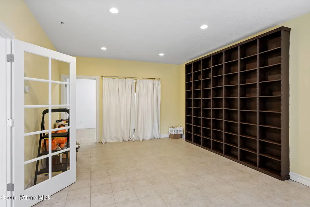2953 E Badger Road Harrison ID 83833