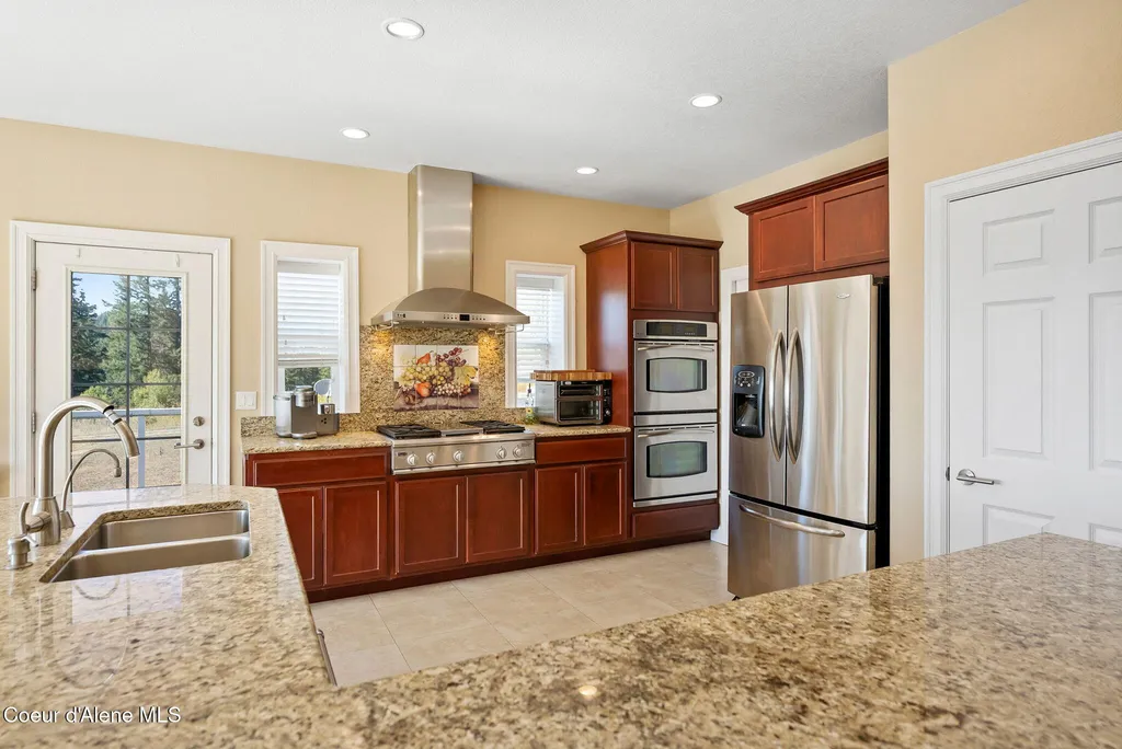 2953 E Badger Road Harrison ID 83833
