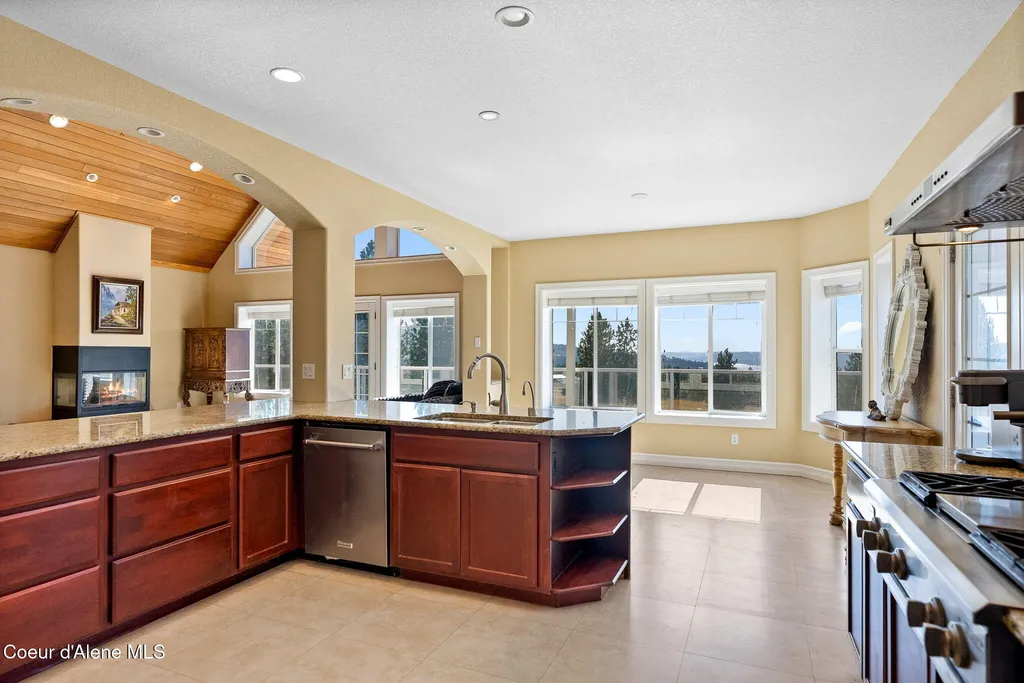 2953 E Badger Road Harrison ID 83833