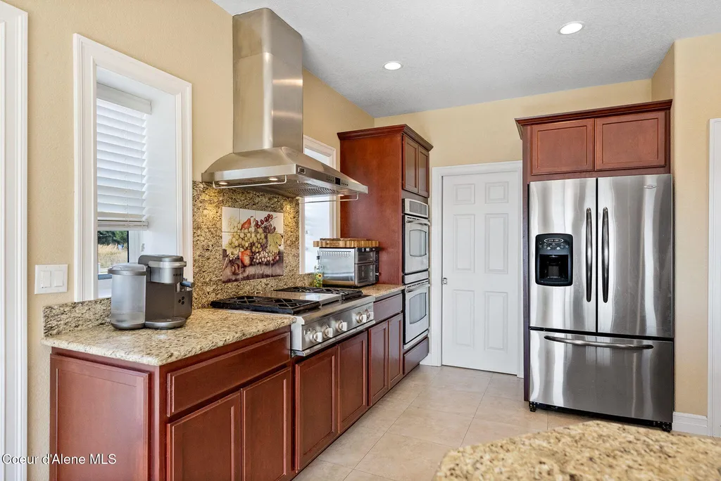 2953 E Badger Road Harrison ID 83833