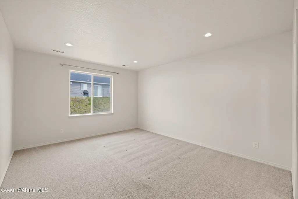 5977 W Theismann Road Rathdrum ID 83858