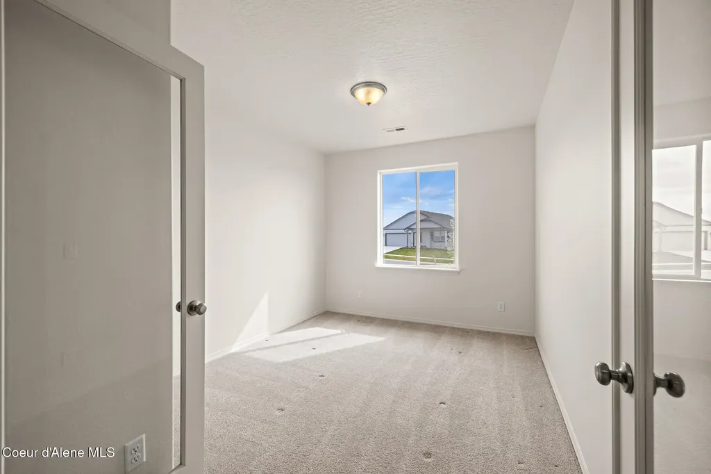 5977 W Theismann Road Rathdrum ID 83858