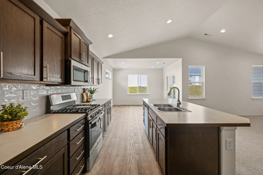 5977 W Theismann Road Rathdrum ID 83858