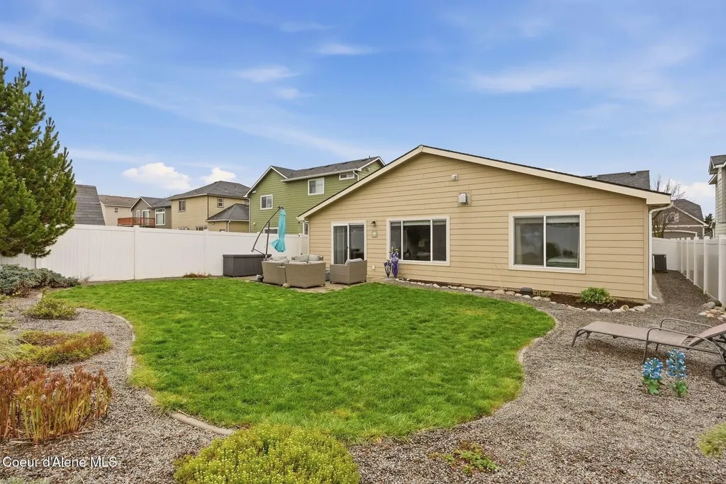 1675 W Yaquina Drive Post Falls ID 83854