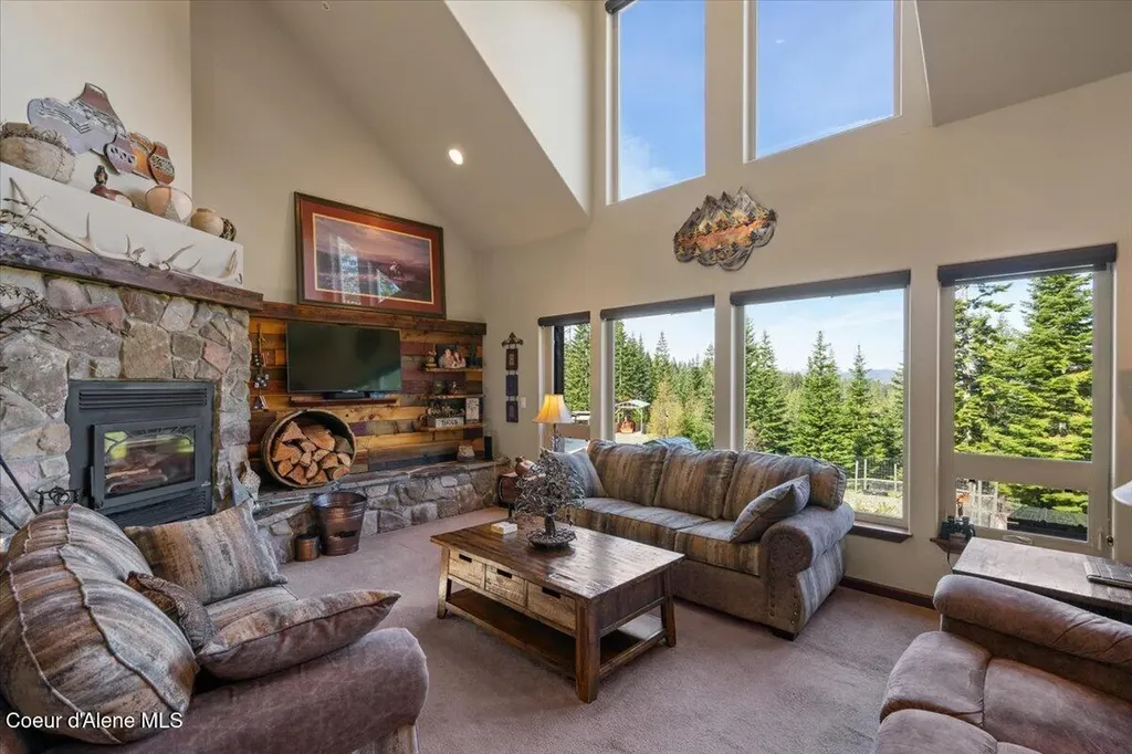 24102 N Derting Road Hayden ID 83835