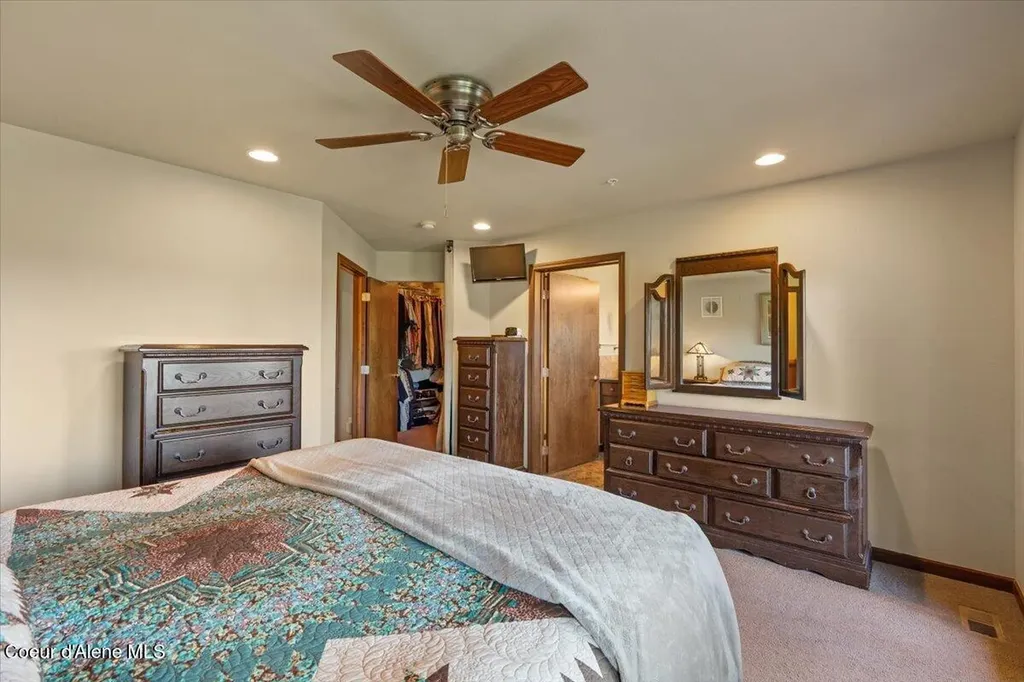 24102 N Derting Road Hayden ID 83835