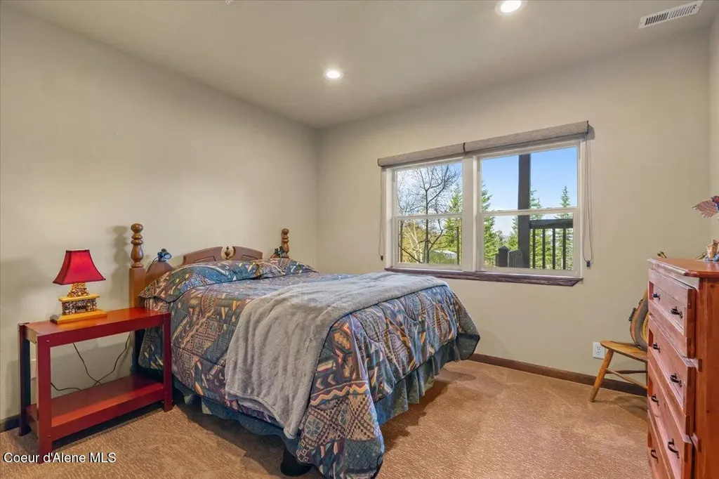 24102 N Derting Road Hayden ID 83835