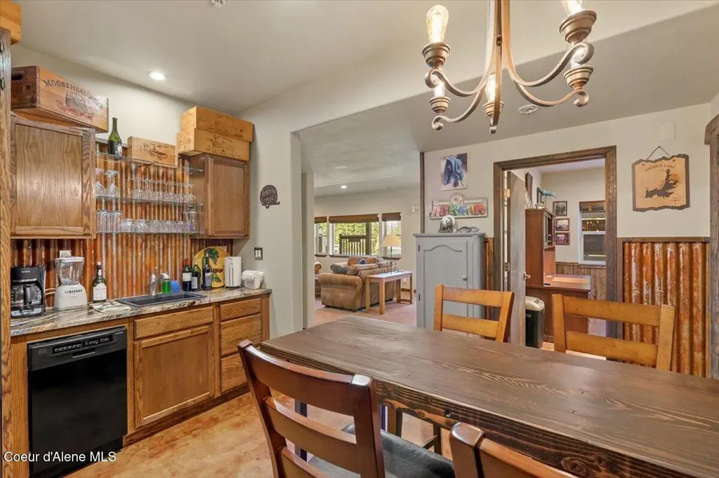 24102 N Derting Road Hayden ID 83835