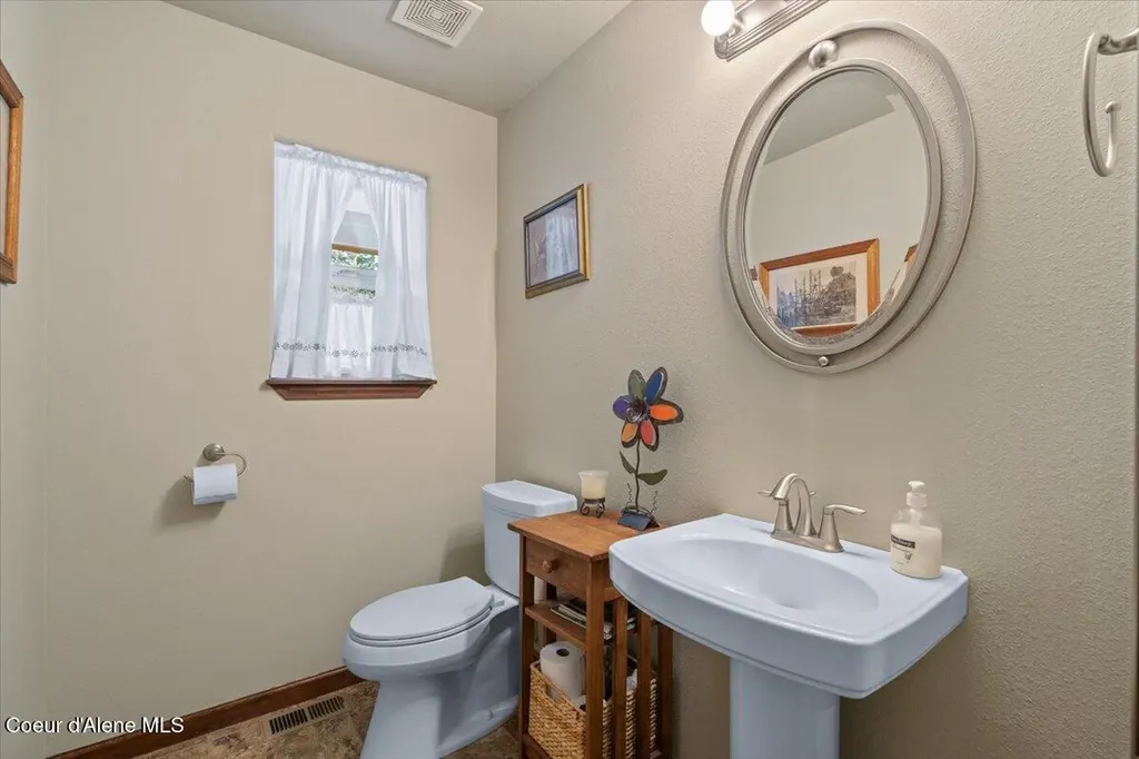 24102 N Derting Road Hayden ID 83835