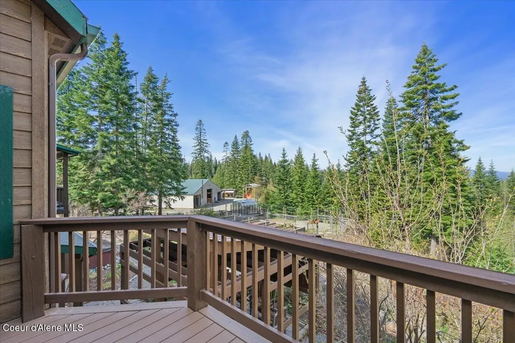 24102 N Derting Road Hayden ID 83835