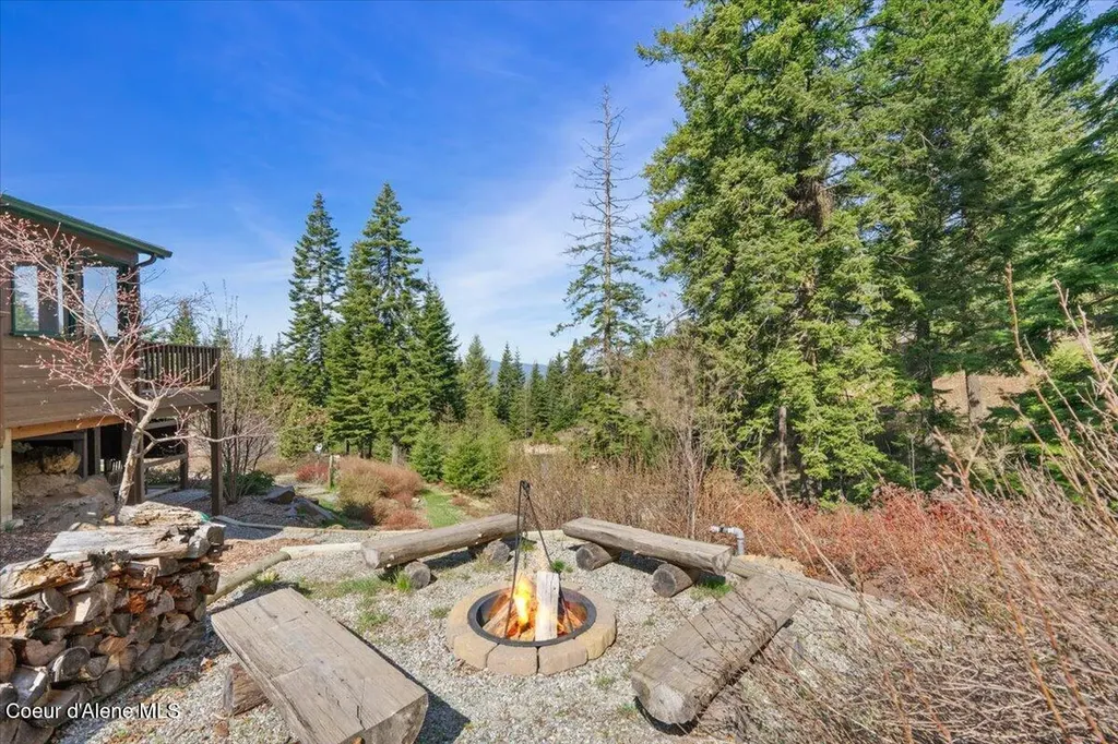 24102 N Derting Road Hayden ID 83835