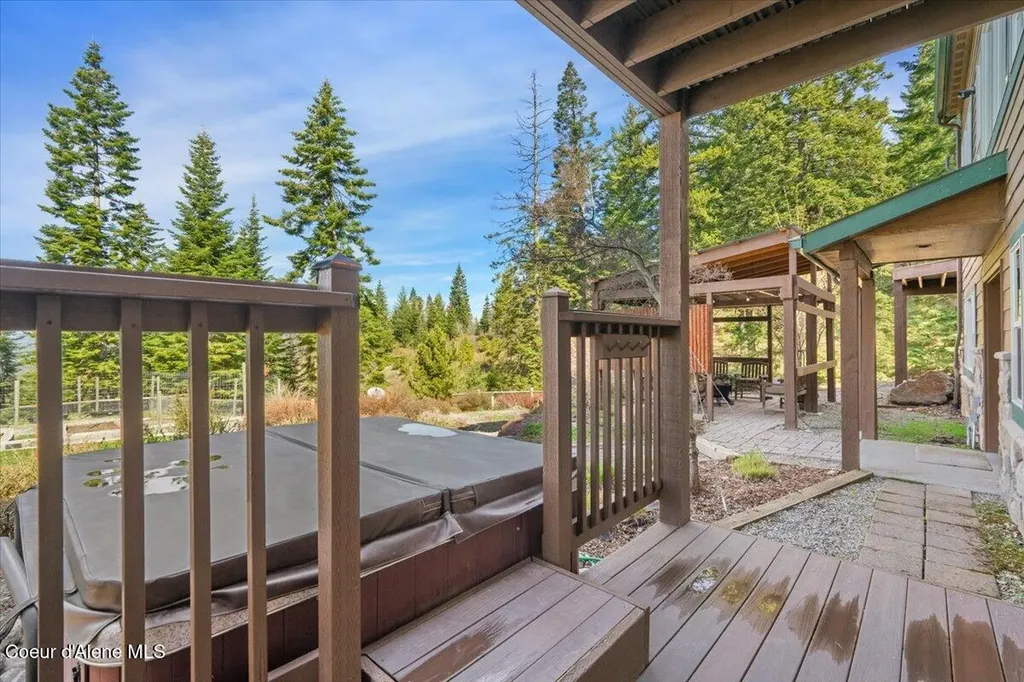 24102 N Derting Road Hayden ID 83835