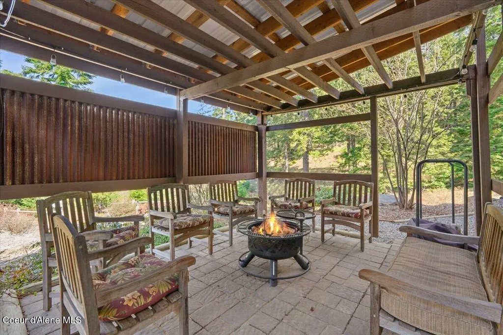 24102 N Derting Road Hayden ID 83835