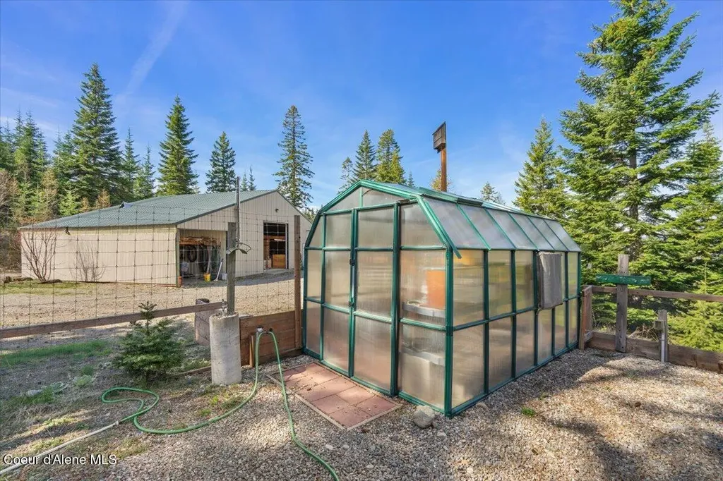 24102 N Derting Road Hayden ID 83835
