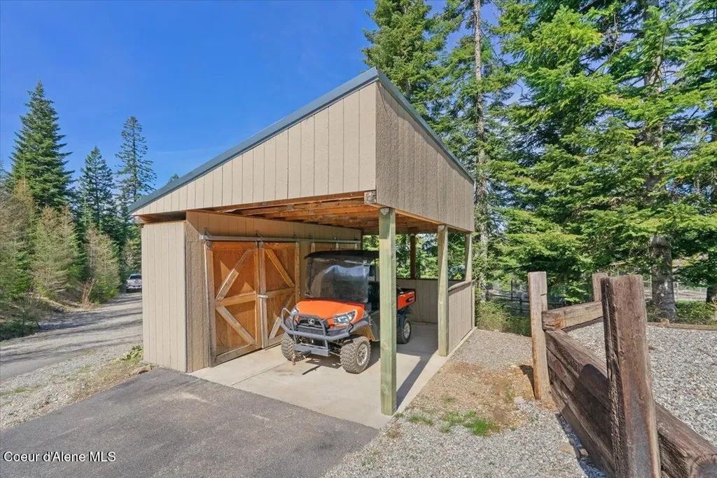24102 N Derting Road Hayden ID 83835