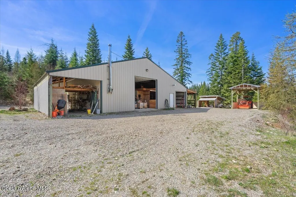 24102 N Derting Road Hayden ID 83835