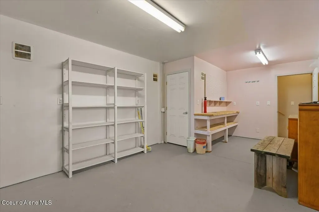 24102 N Derting Road Hayden ID 83835