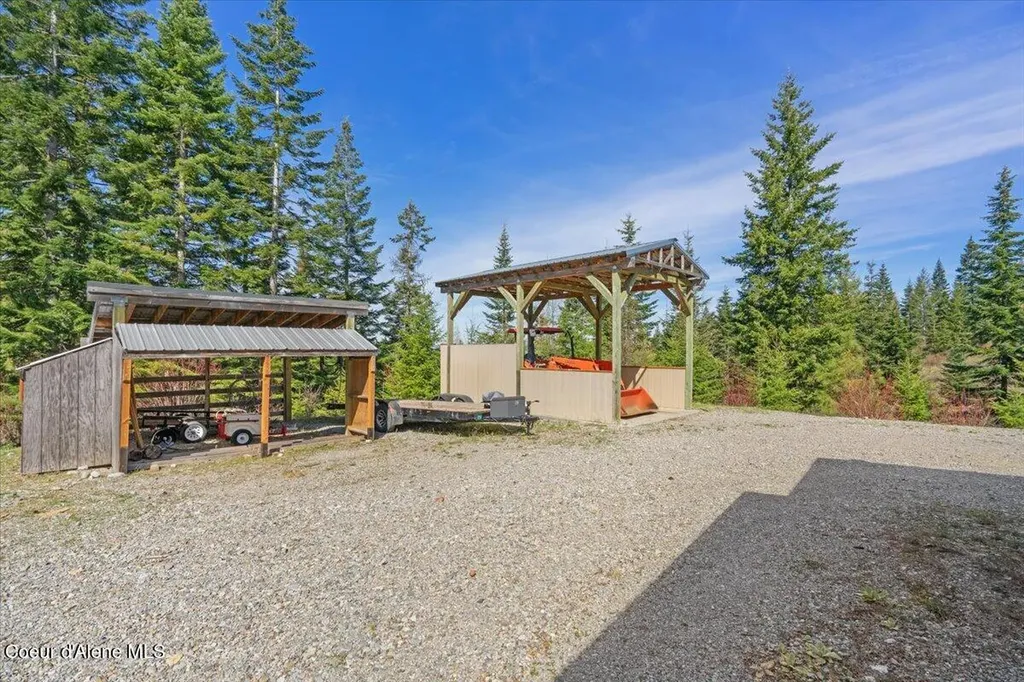 24102 N Derting Road Hayden ID 83835