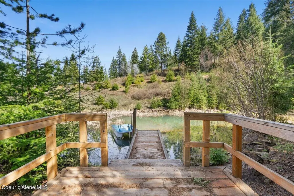 24102 N Derting Road Hayden ID 83835
