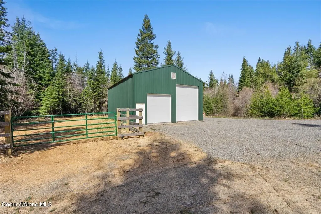 24102 N Derting Road Hayden ID 83835