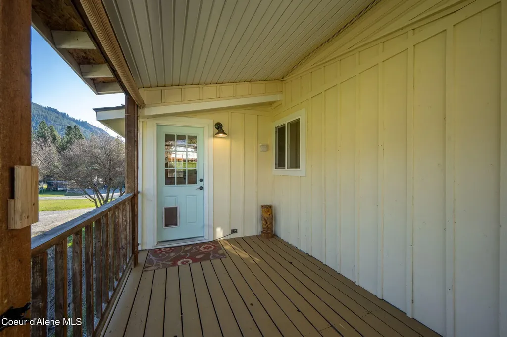 16587 E 6th Street Bayview ID 83803