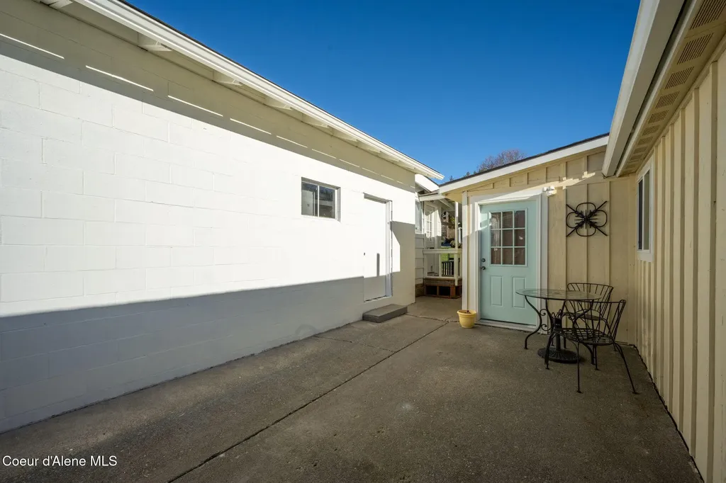 16587 E 6th Street Bayview ID 83803