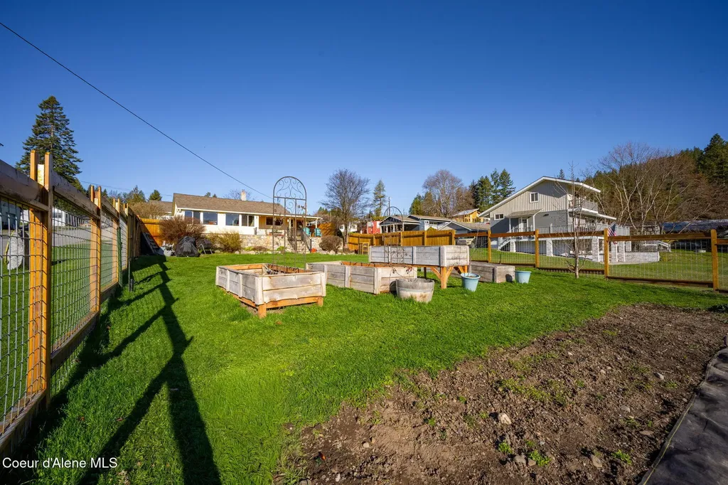 16587 E 6th Street Bayview ID 83803