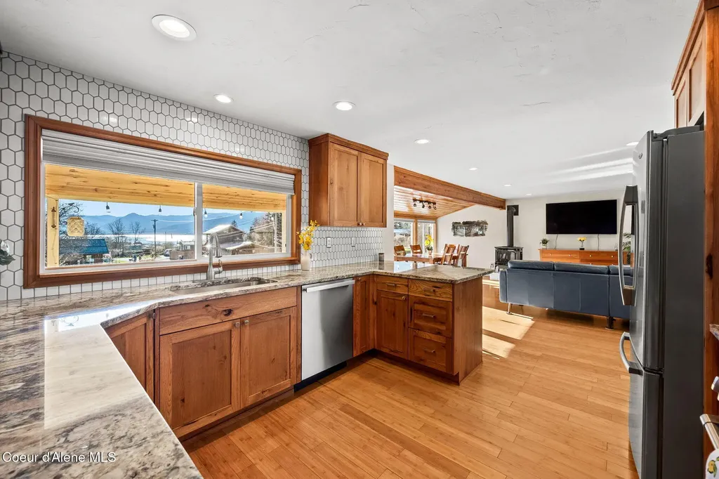 16587 E 6th Street Bayview ID 83803
