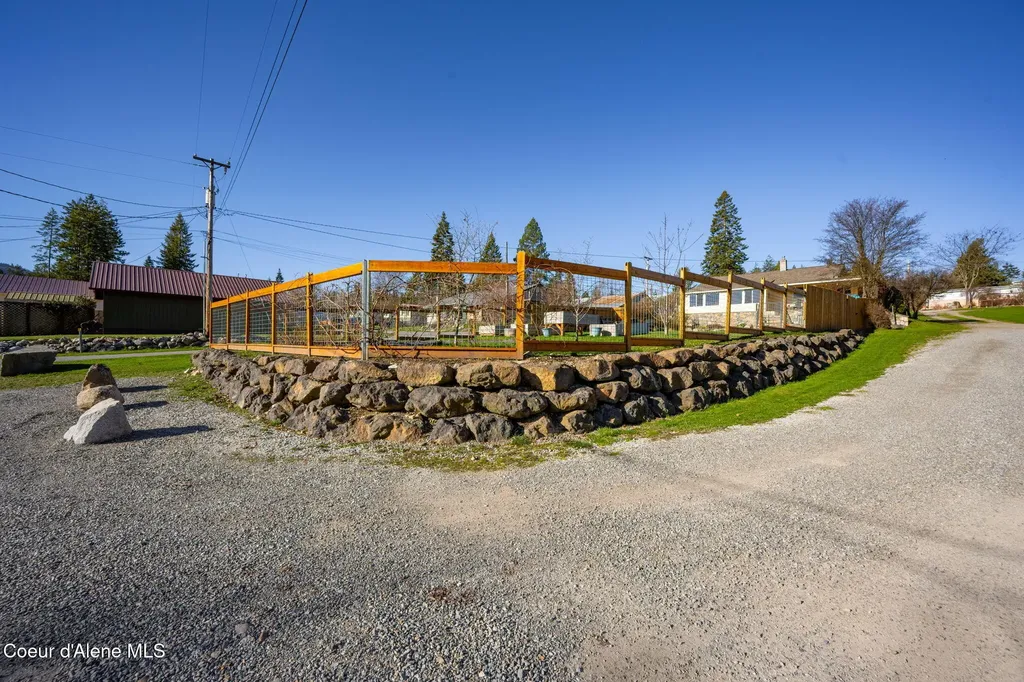 16587 E 6th Street Bayview ID 83803