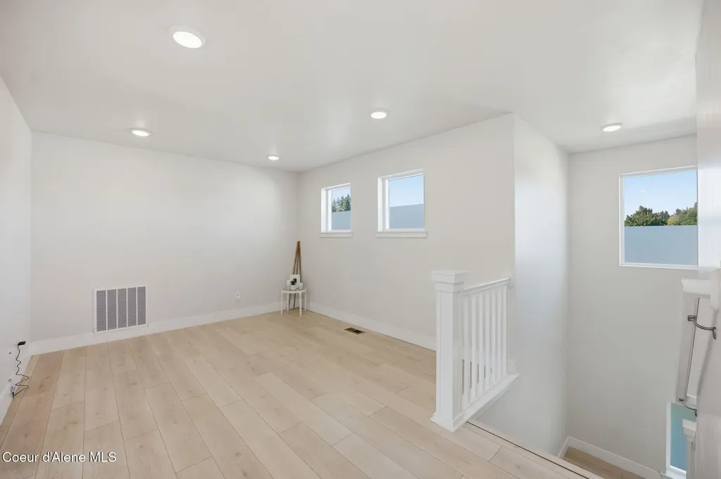 1389 E Ezra Avenue Hayden ID 83835