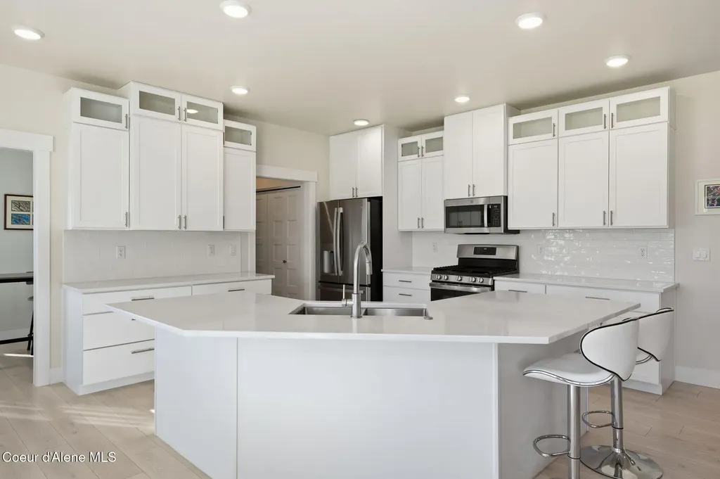 1389 E Ezra Avenue Hayden ID 83835