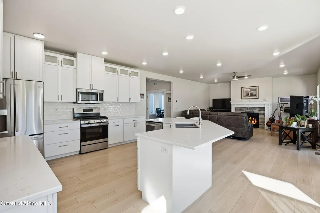 1389 E Ezra Avenue Hayden ID 83835