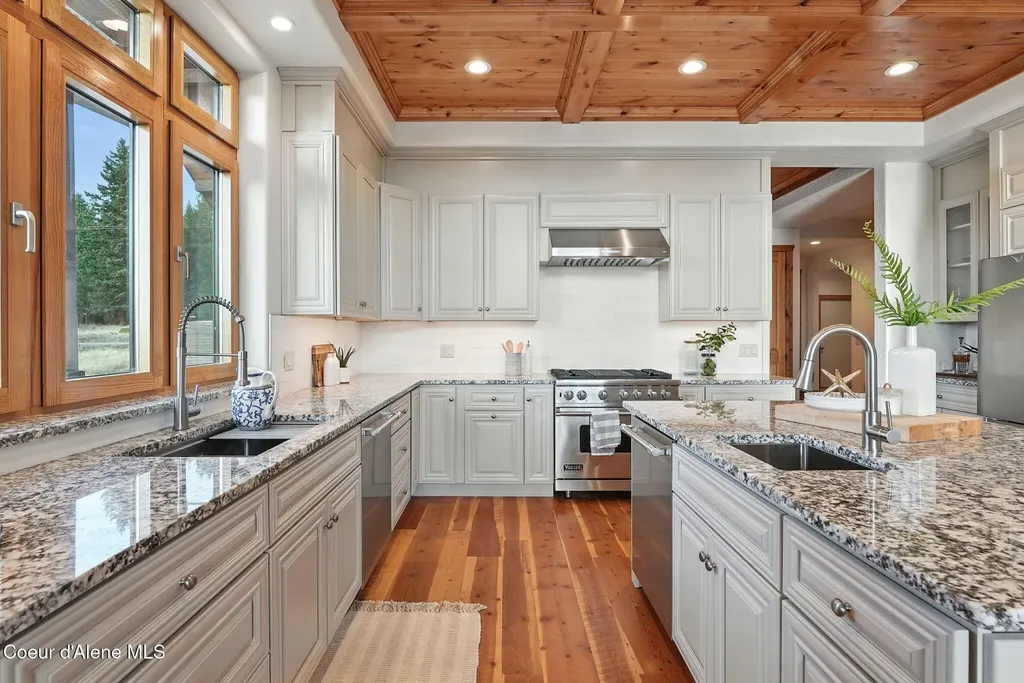 4440 E Lisa Road Harrison ID 83833