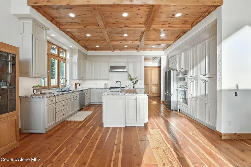 4440 E Lisa Road Harrison ID 83833