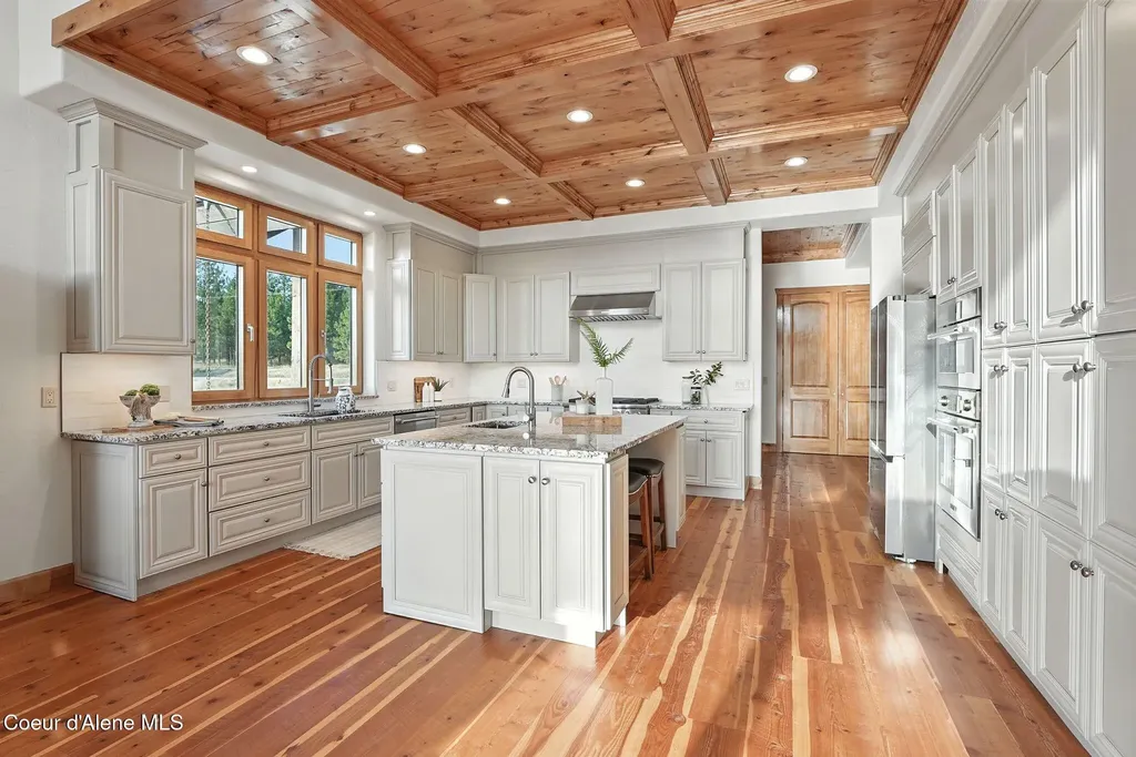 4440 E Lisa Road Harrison ID 83833