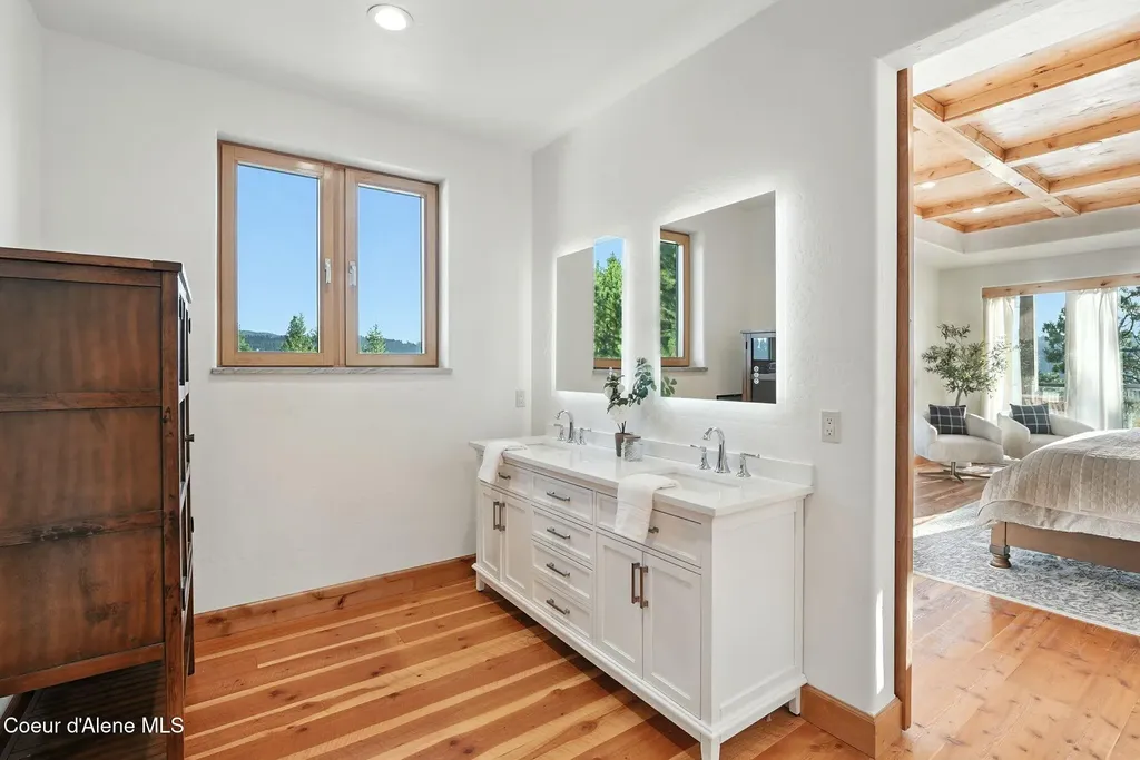 4440 E Lisa Road Harrison ID 83833